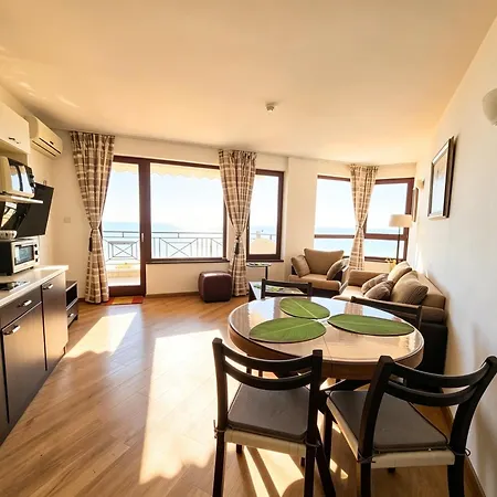 Europroperties Sirena 公寓