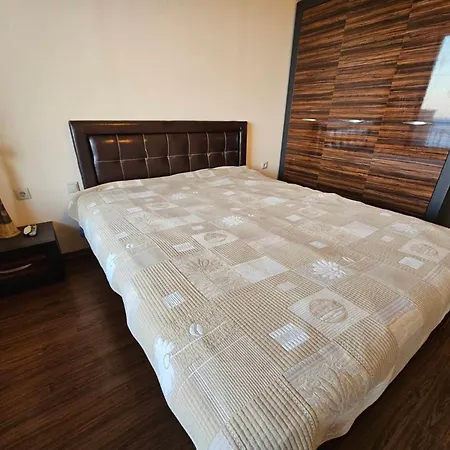 Europroperties Sirena Apartmán *